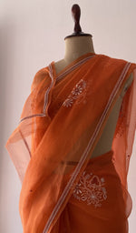 The drape seen from the front