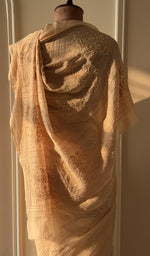 Saree on the mannequin, three quarter view