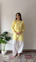 Neckline and placket in close up