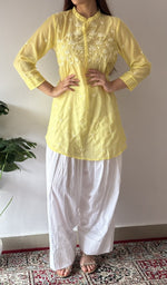 Sleeve and hem detail