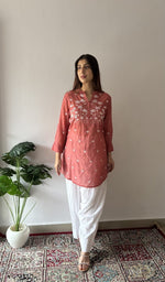Neckline and placket in close up