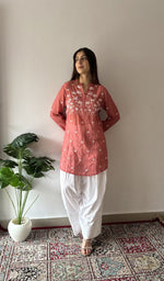 Sleeve and hem detail