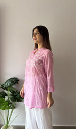 Sleeve and hem detail