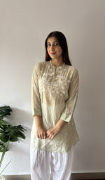 Sleeve and hem detail