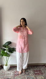 Neckline and placket in close up