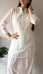 Sleeve and hem detail