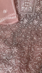 Dusty pink organza silk kurta, close view of the embroidery