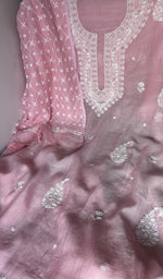 Kurta front laid out with the dupatta over it