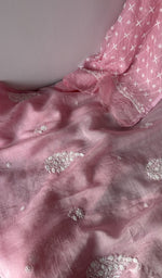 Dupatta laid over the kurta, pure mul chanderi