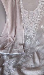 Lilac pure mul chanderi dupatta with scattered motifs