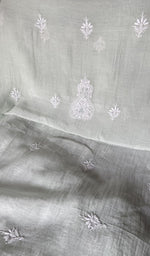 Hem and border of the green dupatta