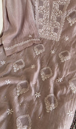 Close look at the neckline and yoke