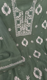 Close look at the neckline and yoke