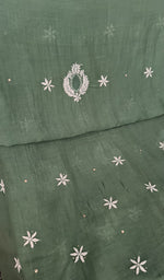 Sleeve and border detail