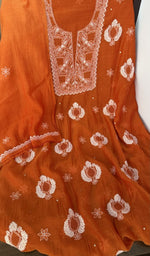 Kurta laid flat with the dupatta, do taar and teen taar chikankari with haath ki jaali