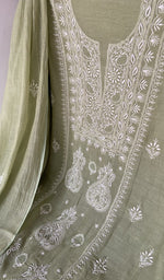 Fine chikankari with haath ki jaali across the body of the kurta piece