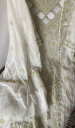 The dupatta, corner and border