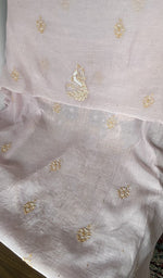 Hem and border of the pink dupatta