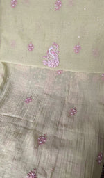 Hem and border of the green dupatta