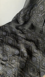Kurta front laid out with the dupatta over it
