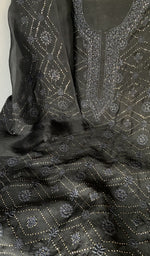 Dupatta laid over the kurta, pure organza silk