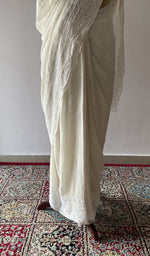 Saree border along the pleats