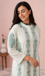 White kurti, sleeve and chikankari up close