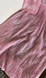 Baby pink mul chanderi kurta, close view of the embroidery