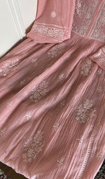 Baby pink mul chanderi kurta, close view of the embroidery