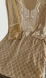 Sleeve and border detail
