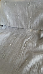 Dupatta laid over the kurta, pure mul chanderi