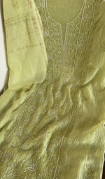 Dupatta laid over the kurta, pure mul chanderi