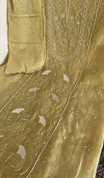 Kurta front laid out with the dupatta over it