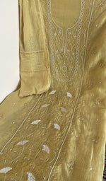Dupatta laid over the kurta, pure mul chanderi