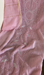 Kurta front laid out with the dupatta over it
