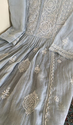Sleeve and border detail