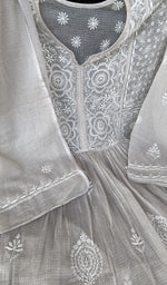 Close look at the neckline and yoke