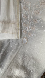 White pure mul chanderi dupatta with scattered motifs