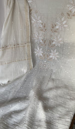 White pure mul chanderi dupatta with scattered motifs