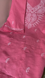 Rose pink cotton kurta, close view of the embroidery