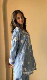 Close view of the cotton and the chikankari