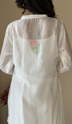 Close view of the mul chanderi and the chikankari