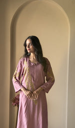 Dusty Mauve kurti on the model
