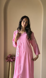 Chikankari work up close