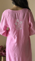 Pink kurti, close view