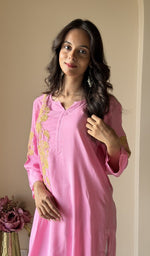 Chikankari work up close