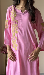 Embroidery detail on the kurti