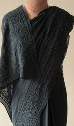 Embroidery on the black saree, close view