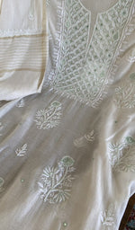 Sleeve and border detail