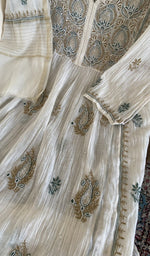 Close look at the neckline and yoke